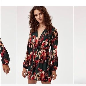 Aritzia - Talula Puff Sleeve Dress